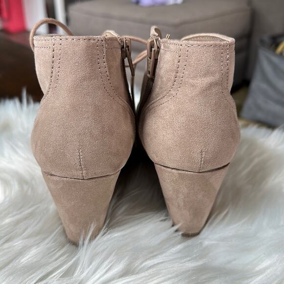 Universal Thread | Wedge Tan Ankle Booties Size 7.5W - Picture 2 of 8